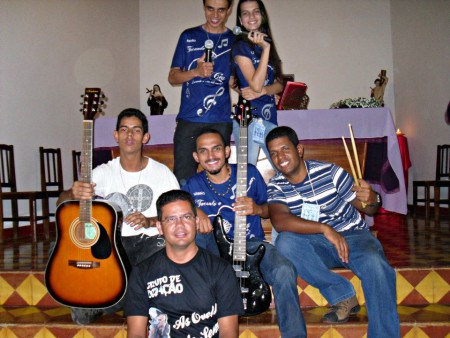 Encontro dos 100 - Araçu - Com o pároco da Igreja.